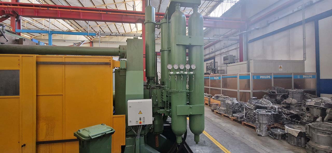 Idra OL 3500 máquina de fundição injetada com câmara fria KK1678, usada Idra OL 3500 máquina de fundição injetada com câmara fria KK1678, usada