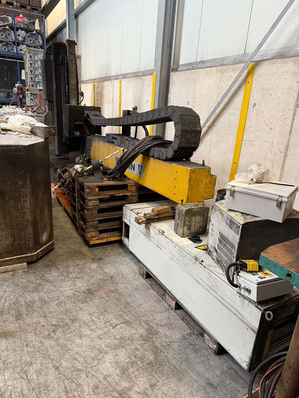 Máquina de pulverização Wollin PSM T 4 FS1811, usada
