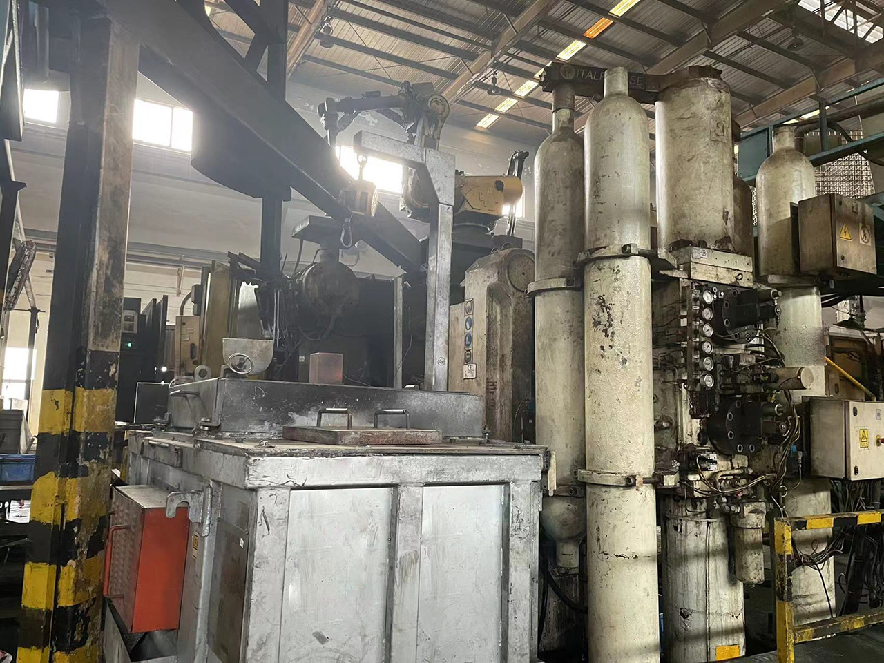 Italpresse IP 1850 SC máquina de fundição injetada com câmara fria KK1655, usada Italpresse IP 1850 SC máquina de fundição injetada com câmara fria KK1655, usada