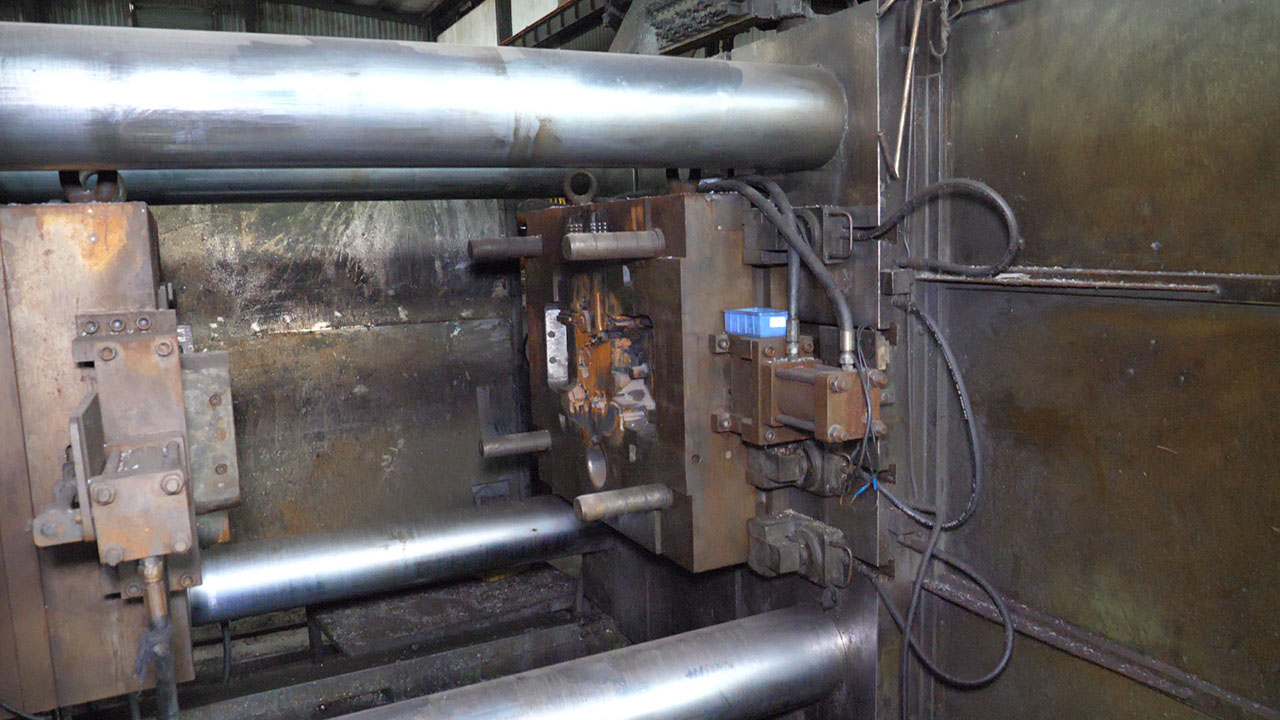 italpresse_ip_1350_sc_die_casting_machine_kk1442_p9SatOGYWsF4CJi Italpresse IP 1350 SC máquina de fundição sob pressão em câmara fria KK1442, utilizada