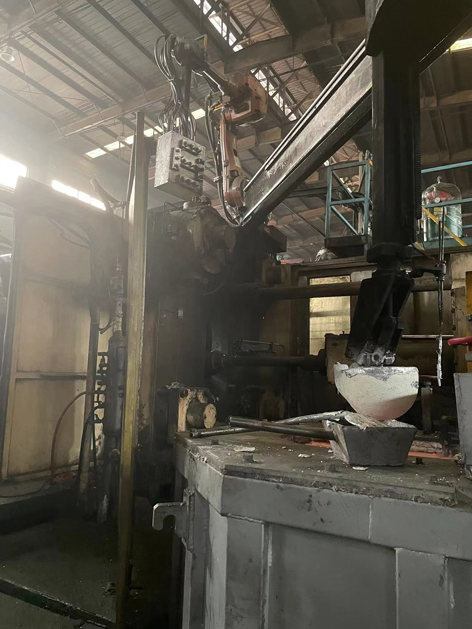Italpresse IP 1650 SC máquina de fundição injetada com câmara fria KK1656, usada Italpresse IP 1650 SC máquina de fundição injetada com câmara fria KK1656, usada