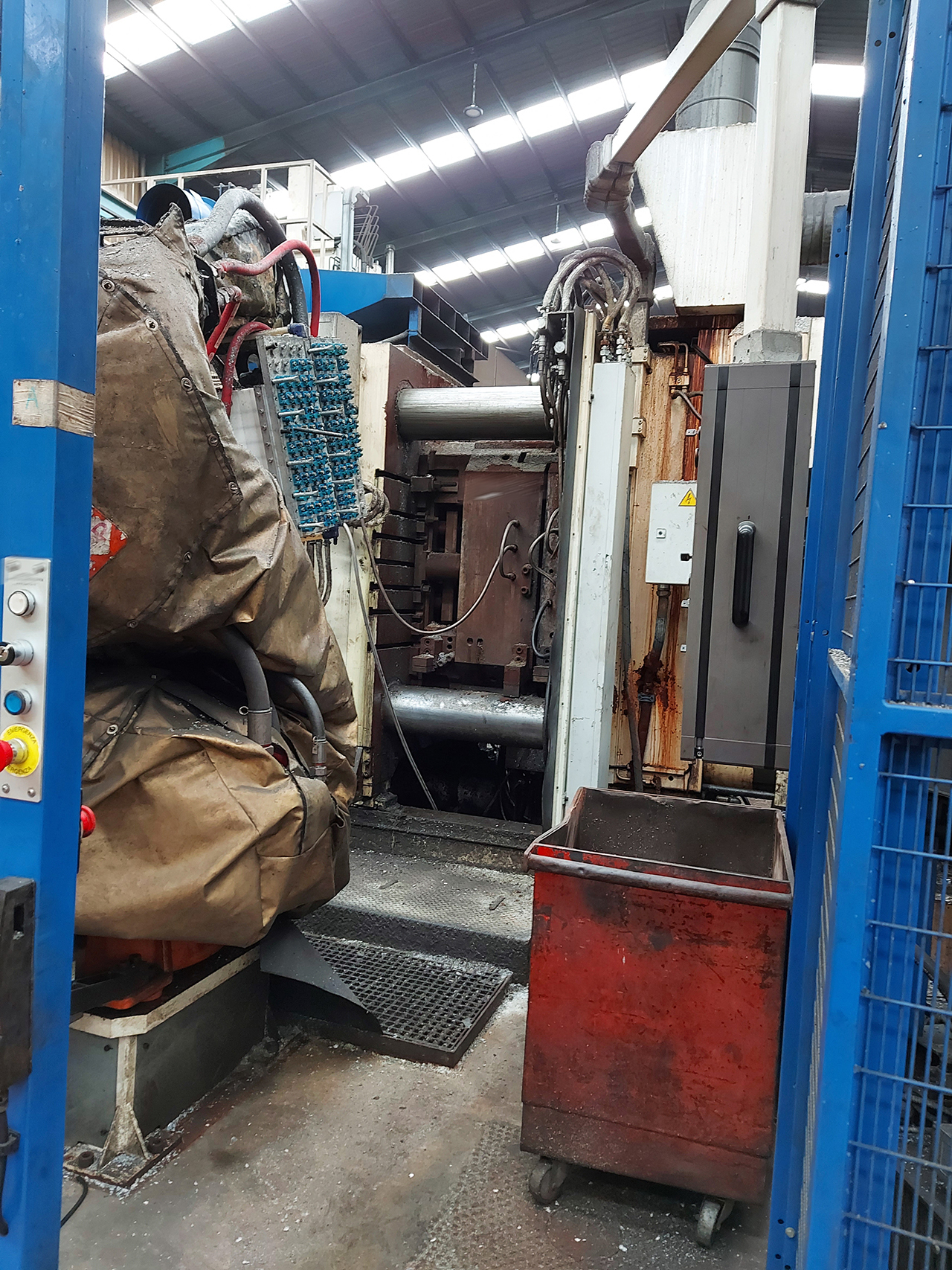 Idra OL 1900 S máquina de fundição injetada com câmara fria KK1587, usada