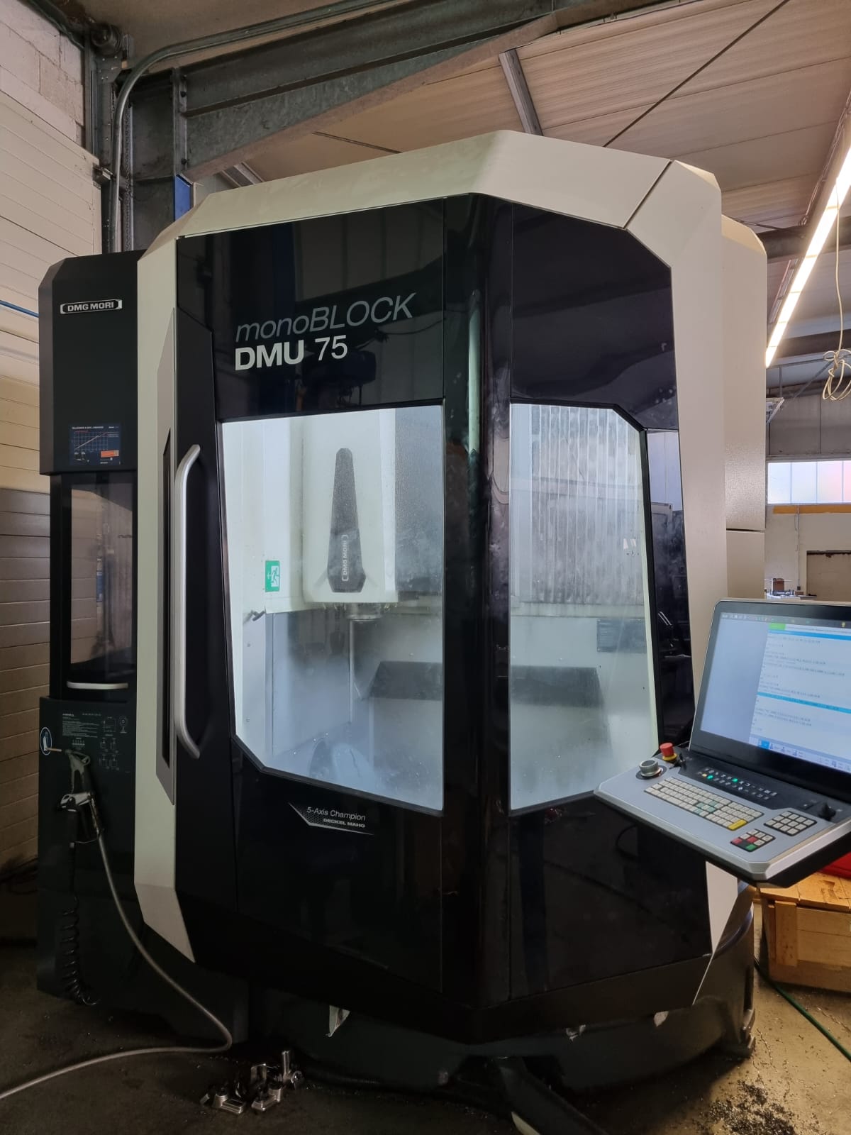 DMG MORI DMU 75 monoBLOCK – Centro de usinagem CNC de 5 eixos BA2355, usado