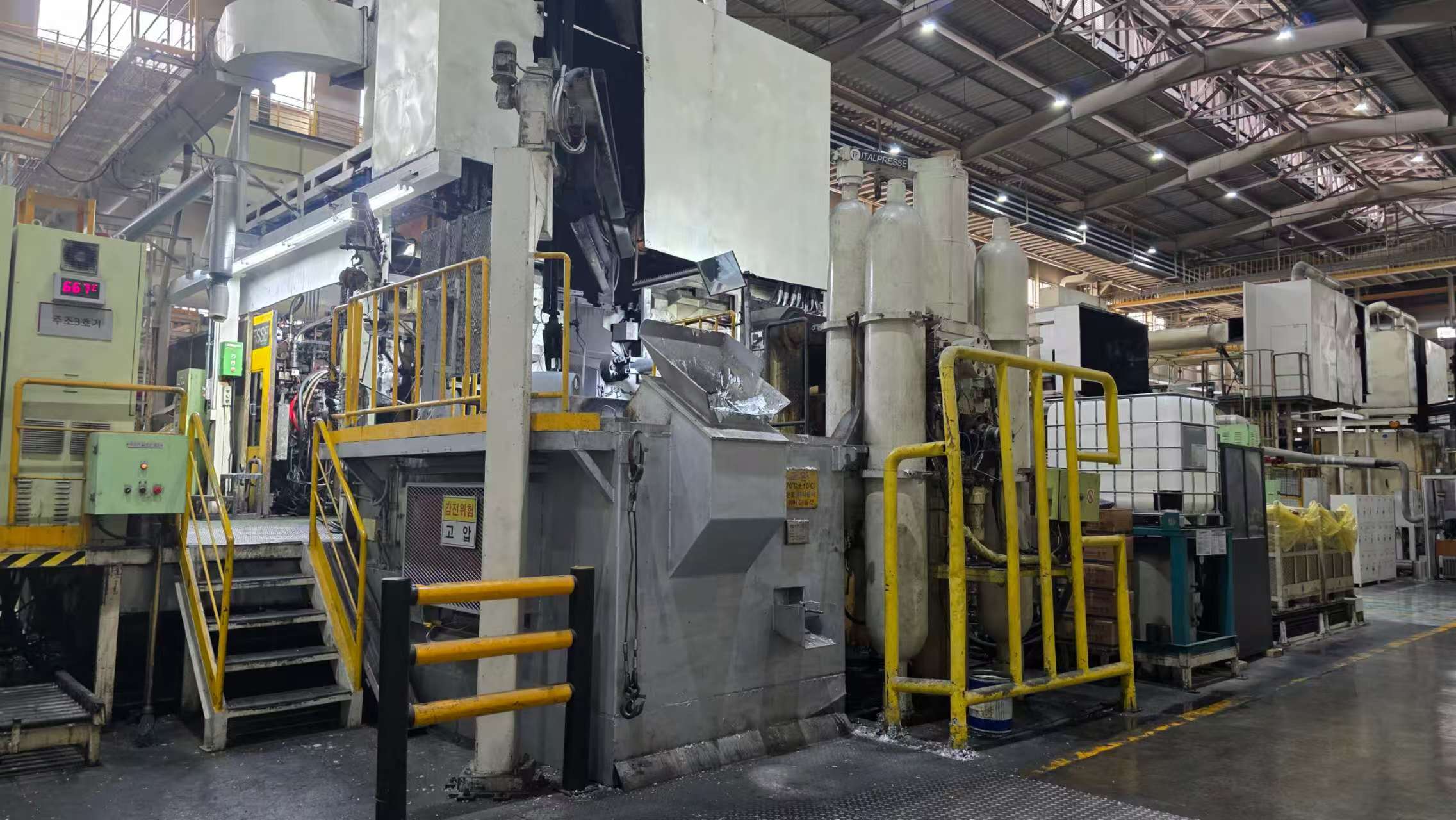 Italpresse IP 2500 SC máquina de fundição injetada com câmara fria KK1679, usada