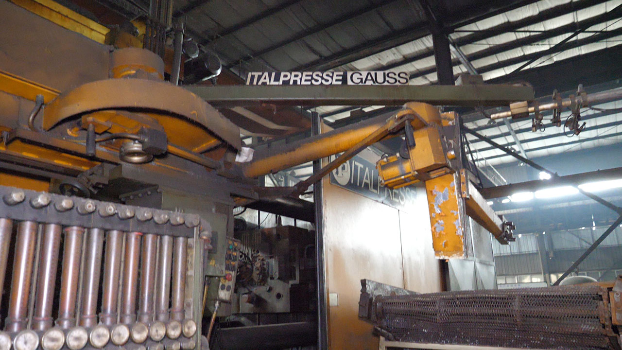 italpresse_ip_1350_sc_die_casting_machine_kk1442_p35 Italpresse IP 1350 SC máquina de fundição sob pressão em câmara fria KK1442, utilizada