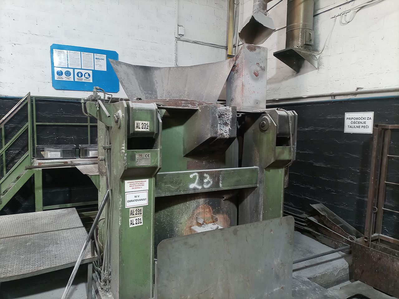 Forno de cadinho basculante 3M Forni Industrial FAC 800 R O1819, usado