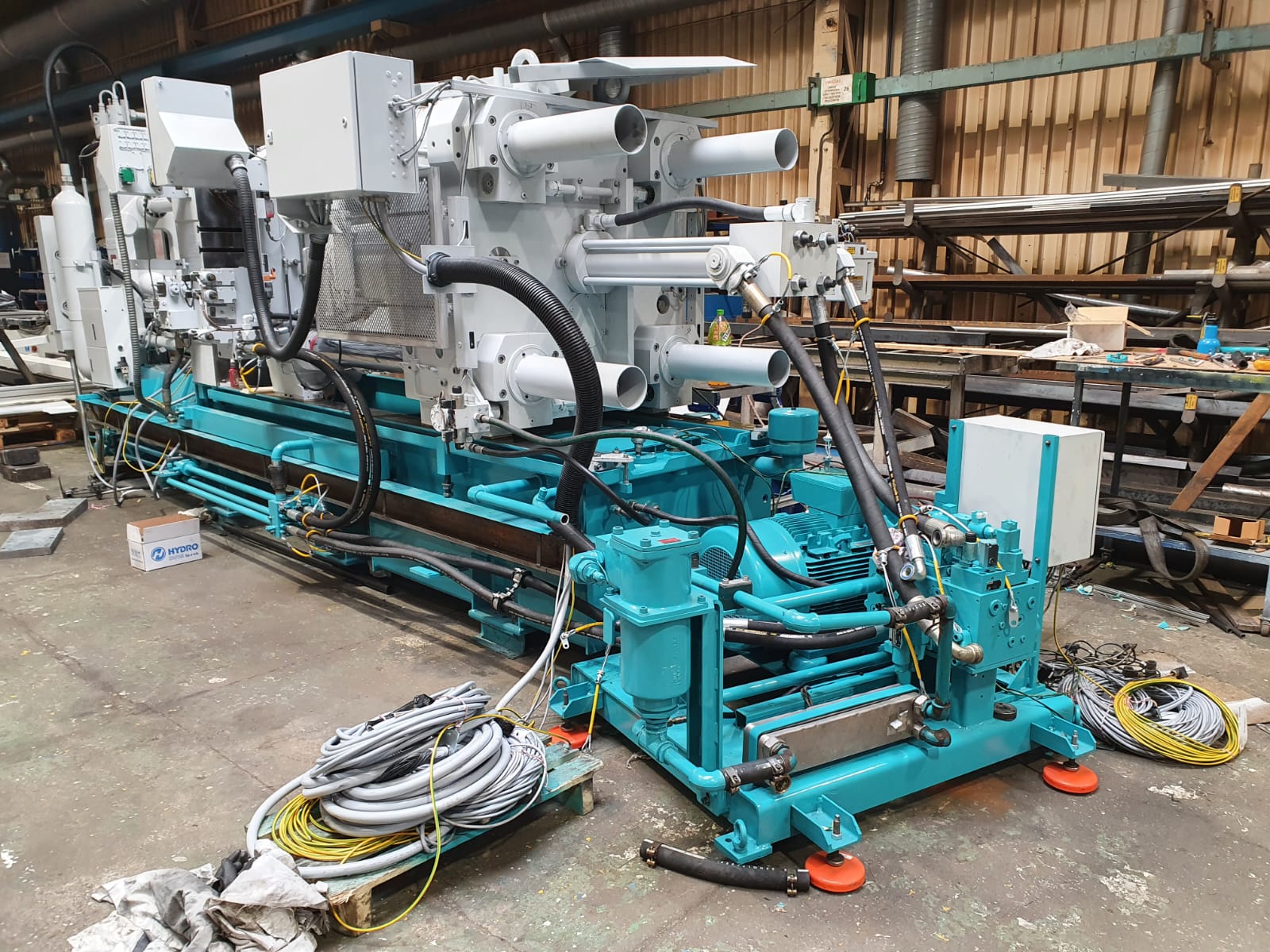 Recondicionamento da máquina de fundição injetada com câmara fria