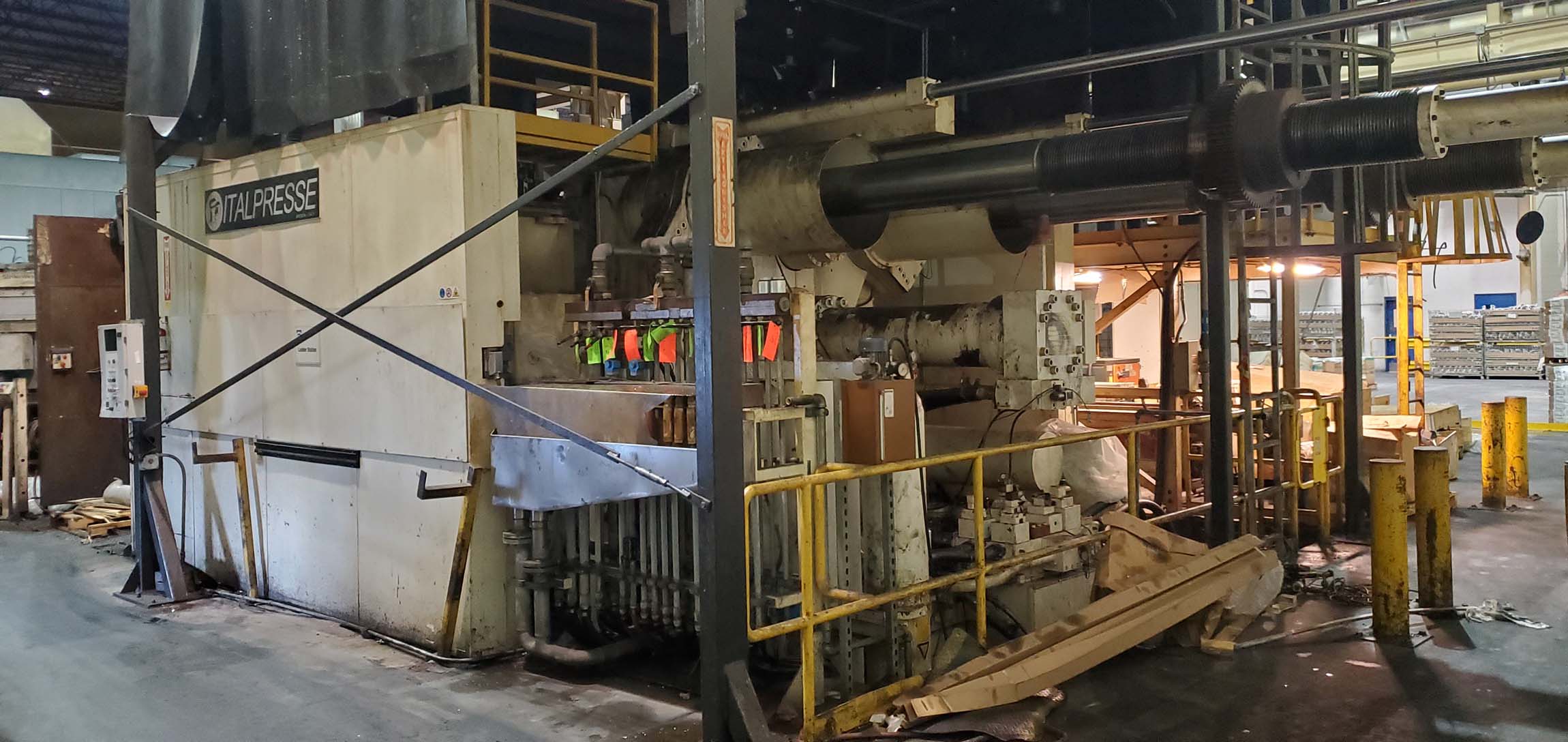 Italpresse IP 3000 SC máquina de fundição injetada com câmara fria KK1687, usada