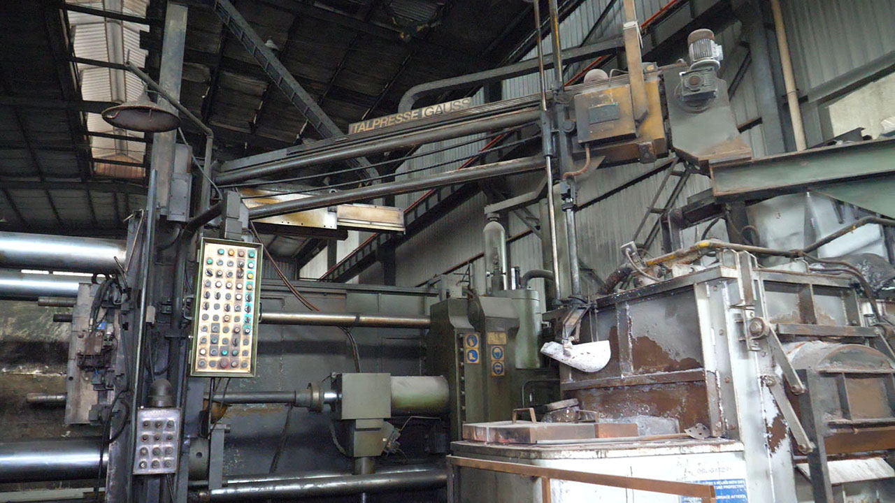 italpresse_ip_1350_sc_die_casting_machine_kk1442_p73 Italpresse IP 1350 SC máquina de fundição sob pressão em câmara fria KK1442, utilizada