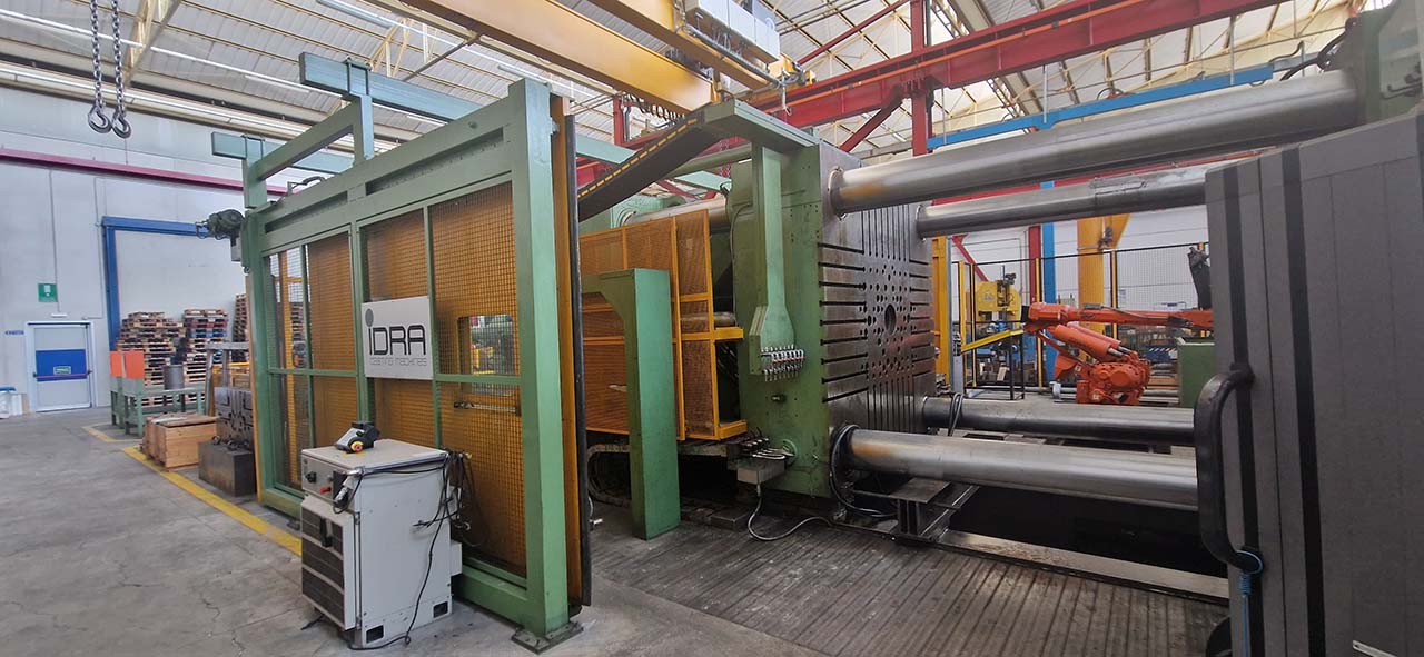Idra OL 3500 máquina de fundição injetada com câmara fria KK1678, usada
