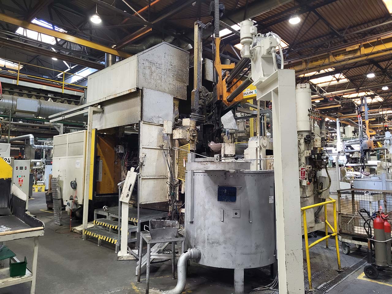 Italpresse IP 900 SC máquina de fundição injetada com câmara fria KK1684, usada